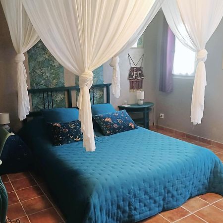 Une Chambre En Provence Correns Buitenkant foto